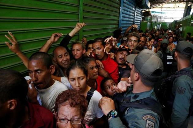 В Венесуэле в связи с массовыми беспорядками задержали более 130 человек