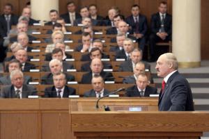 Лукашенко відправив у відставку уряд