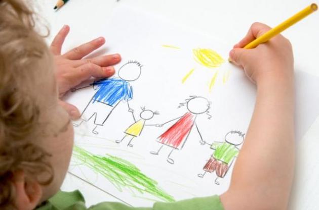 Навіщо Кулеба приватизував всі процеси усиновлення?