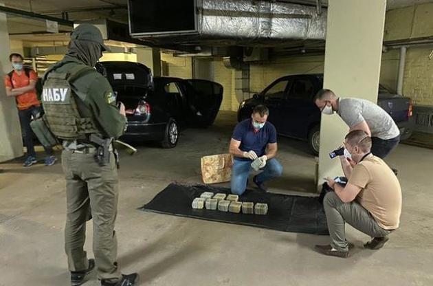 За эти деньги должны были принять решение о закрытии уголовного дела