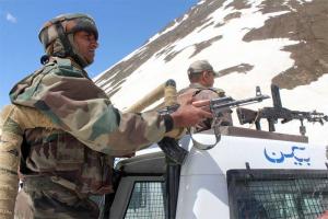 Военное столкновение Индии и Китая: на границе погибли 20 военных