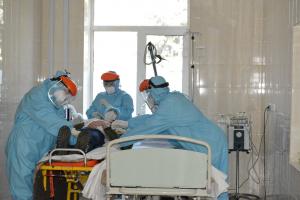 Коронавірус в Україні встановив новий антирекорд: понад 800 хворих за добу