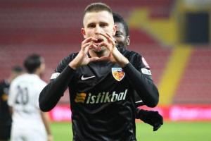 Украинец Кравец забил пятый гол в текущем сезоне чемпионата Турции