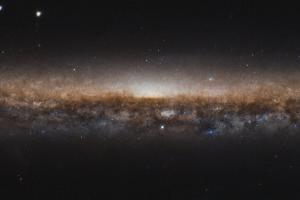 "Хаббл" сделал снимок "галактики на грани"