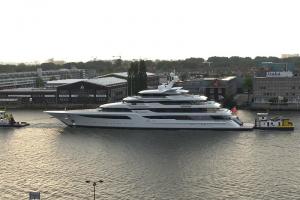 Медведчук записав на дружину фірму з однією з найдорожчих яхт у світі – Bihus.Info