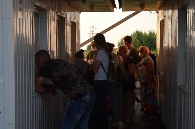 Через блокпост бойовиків в Донбасі прорвалися більше ста осіб – ДПСУ
