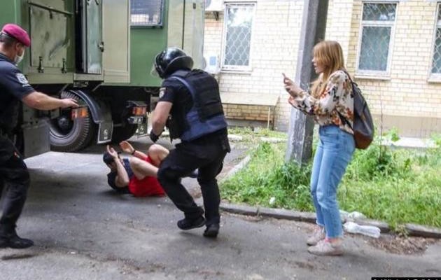 У Авакова хотят усилить ответственность за оскорбления полицейских