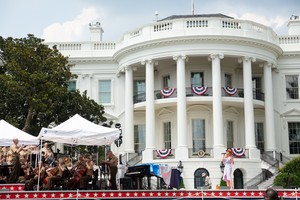 Выборы в США: Байден опережает Трампа по всей стране