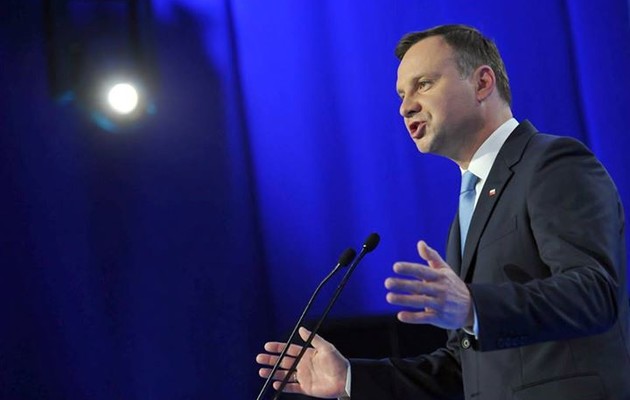 Наразі беззаперечним лідером залишається Дуда