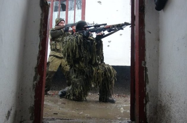 Окупанти 12 разів обстріляли українські позиції в Донбасі, є поранені