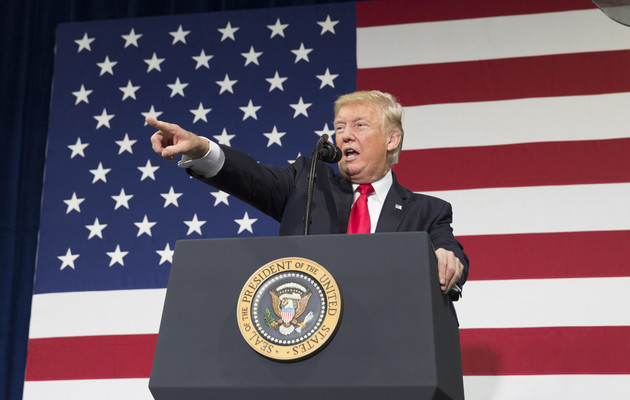 К оскорбительным можно отнести также материалы из предыдущей кампании Трампа в 2016 году