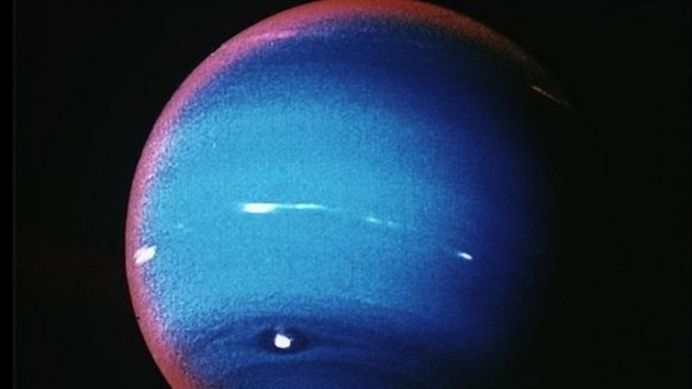 Вчені довели, що на Нептуні і Урані йдуть алмазні дощі 