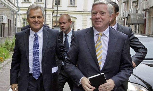  Кокс і Кваснєвський стурбовані політичними переслідуваннями в Україні