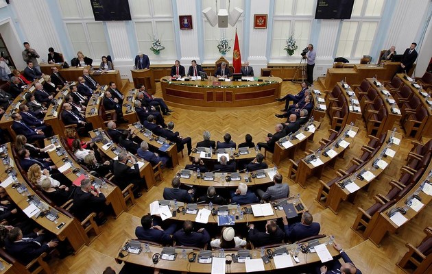 В Черногории легализовали однополые браки