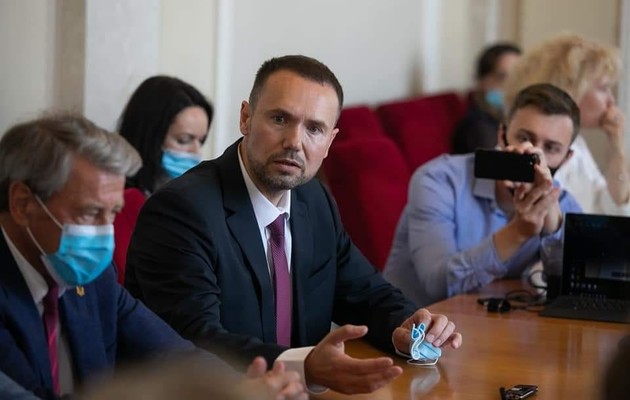  "Если в семье один монитор и три ребенка, у который одновременно уроки, то как быть?»