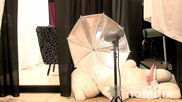 Снимки и ролики выкладывали на закрытых сайтах в виртуальном хранилище и продавали иностранцам