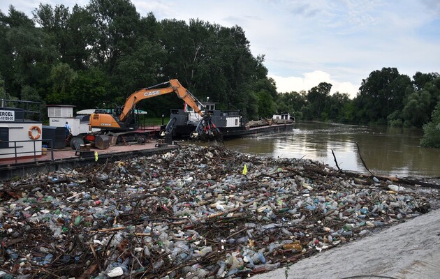 Венгрия обвинила Украину и Румынию в загрязнении реки Тиса
