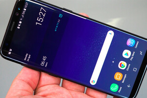 Samsung может отказаться от продажи зарядки вместе со смартфоном – СМИ