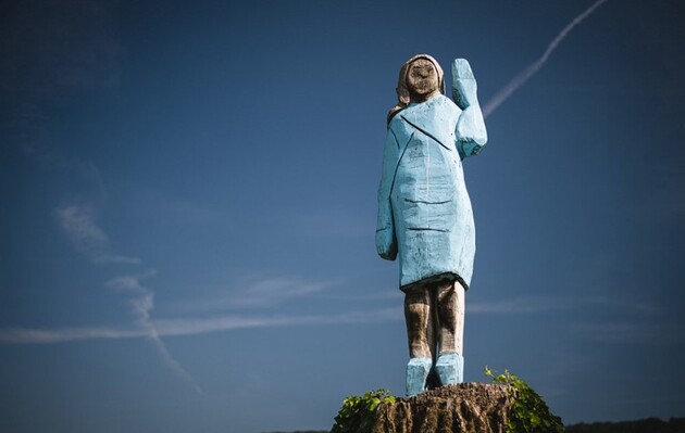 Обуглившуюся статую первой леди США решили спилить