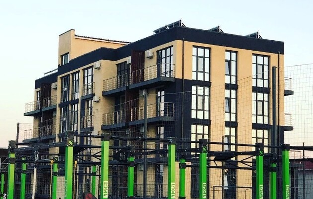 Готель знаходиться у Затоці