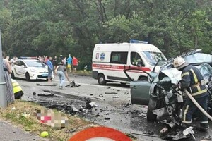 У ДТП під Києвом загинули двоє дорослих і двоє дітей