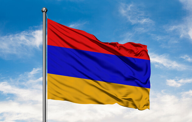 Вірменія ще на місяць продовжила режим надзвичайного стану через COVID-19