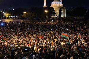 В Азербайджане прошли митинги с призывом объявить в стране мобилизацию