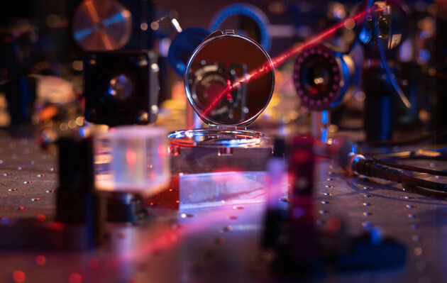 Новое тончайшее зеркало изобрели в Германии