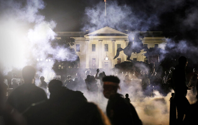 Американцы видят в Байдене сохранение «закона и порядка» – опрос Washington Post