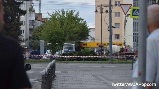 Захват заложников в Луцке: в центре города прогремел взрыв, периодически слышны выстрелы