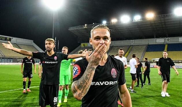 Футболисты вернулись в расположение киевского клуба