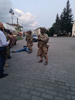 Аваков объяснил, зачем силовики штурмовали автобус после задержания террориста 
