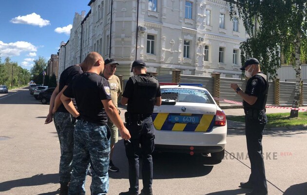 Спецоперация в Полтаве: кто взял в заложники офицера полиции