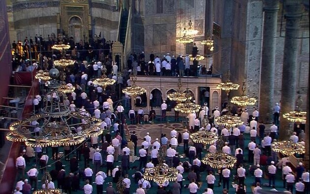 Церемония открытия мечети Айя-София в Стамбуле: впервые за 86 лет звучит пятничный намаз