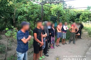 У Херсонській області з трудового рабства звільнили тринадцять чоловік – поліція