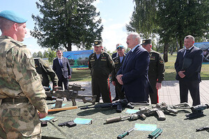 Лукашенко намекнул, что задействует армию, если в Беларуси начнется «какой-то майдан»