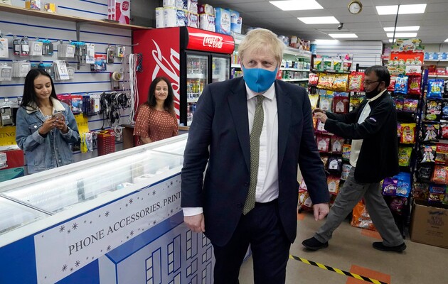 Карантин в Британии: Джонсон признал ошибки правительства в начале пандемии COVID-19