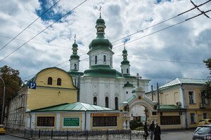 В Киеве на карантин закрыли Свято-Феодосийский монастырь