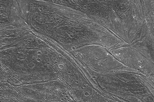Ученые рассказали о появлении трещин на спутнике Юпитера