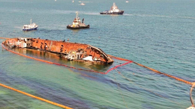 Підйом танкера Delfi в Одесі провалився: в ОДА скликають екстрену комісію