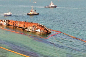 Підйом танкера Delfi в Одесі провалився: в ОДА скликають екстрену комісію