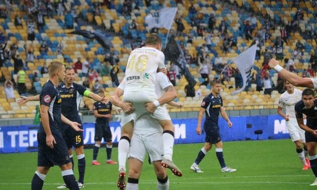 В Україні пройшов перший футбольний матч з глядачами під час коронавірусу