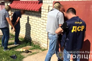 У Херсоні затримали учасників злочинної групи за збут наркотиків засудженим – поліція