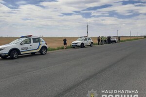 Под Одессой обстреляли автомобиль, полиция проводит спецоперацию 