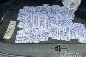 На Днепропетровщине чиновник тергромады вымогал взятку в 32 тысячи долларов США за решение земельного вопроса – полиция