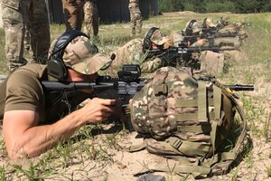 Спецназовцы ГПСУ получили новые штурмовые винтовки