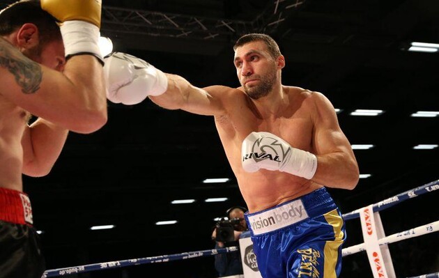 Выхрист одержал вторую победу в профи