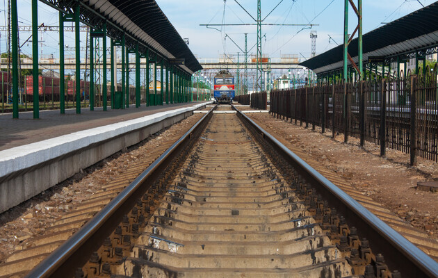 Машинист поезда не захотел остановить в Тернополе из-за карантинных нововведений, пассажиры подняли 