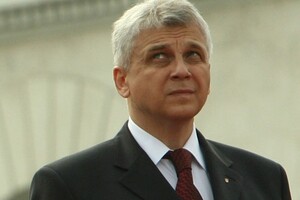 Колишній в.о. міністра оборони Іващенко подав декларацію кандидата в заступники Уруського