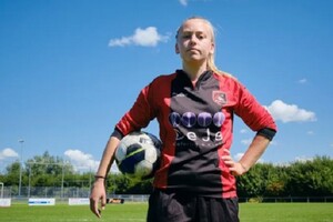 В Нидерландах девушке разрешили играть за мужскую футбольную команду